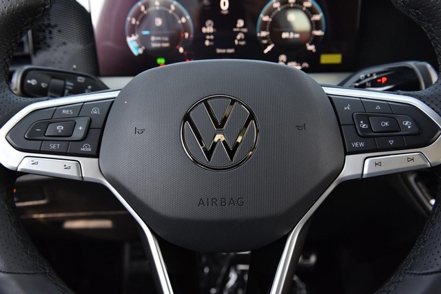 Volkswagen Tiguan Vehicle Image 17