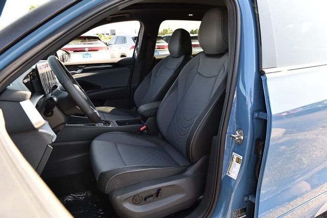 Volkswagen Tiguan Vehicle Image 18