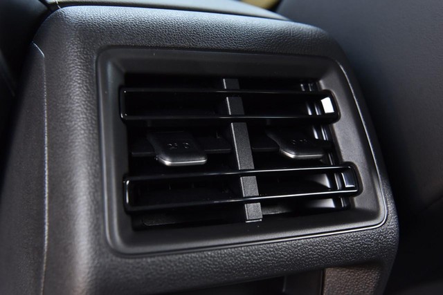 Volkswagen Tiguan Vehicle Image 22