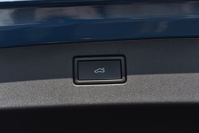 Volkswagen Tiguan Vehicle Image 25