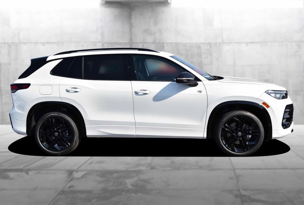 Volkswagen Tiguan Vehicle Full-screen Gallery Image 5