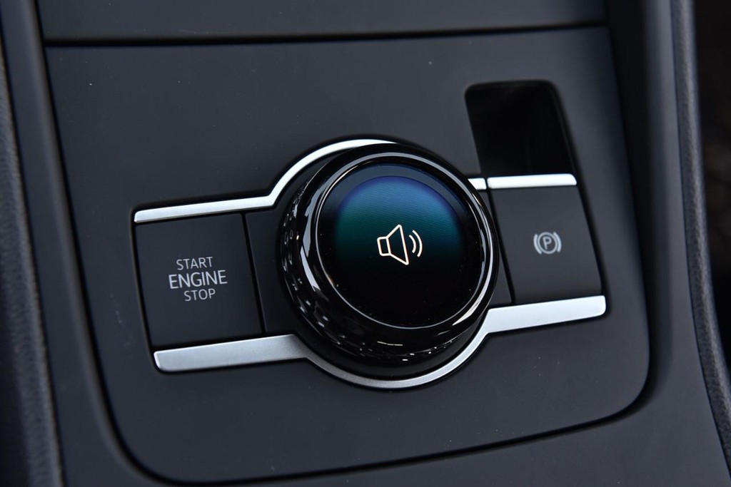 Volkswagen Tiguan Vehicle Full-screen Gallery Image 17