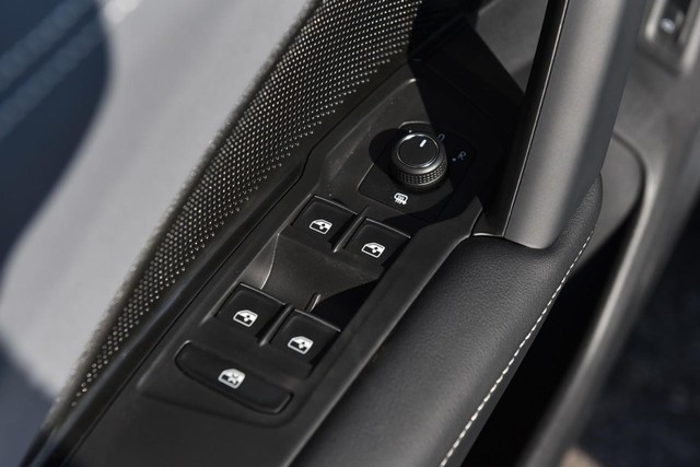 Volkswagen Tiguan Vehicle Image 08