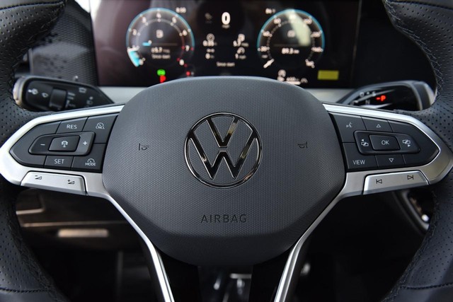 Volkswagen Tiguan Vehicle Image 18
