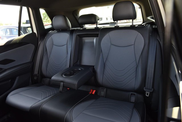 Volkswagen Tiguan Vehicle Image 22