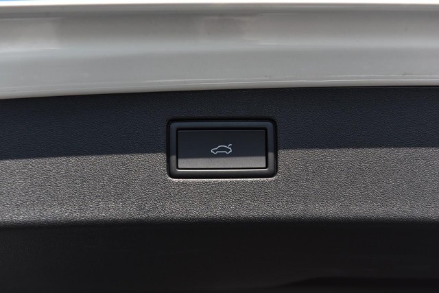 Volkswagen Tiguan Vehicle Image 26