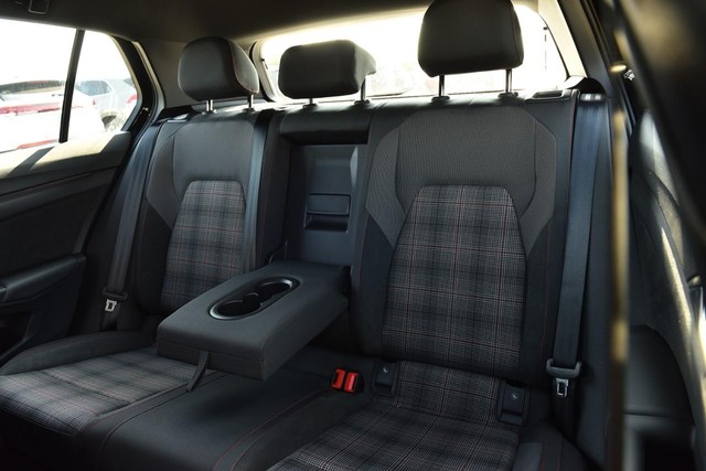 Volkswagen Golf GTI Vehicle Image 21