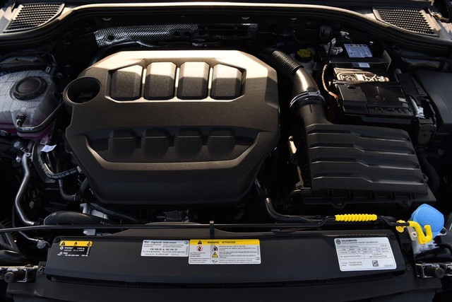 Volkswagen Golf GTI Vehicle Image 25