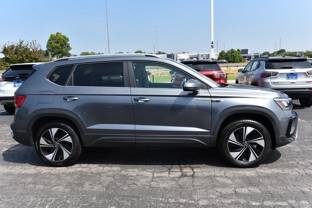 Volkswagen Taos Vehicle Image 05