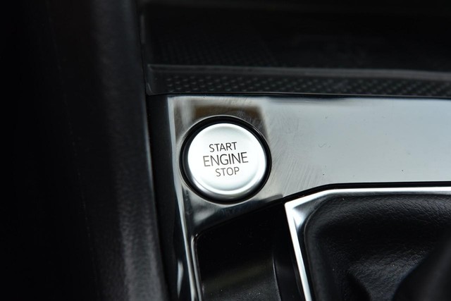 Volkswagen Taos Vehicle Image 17