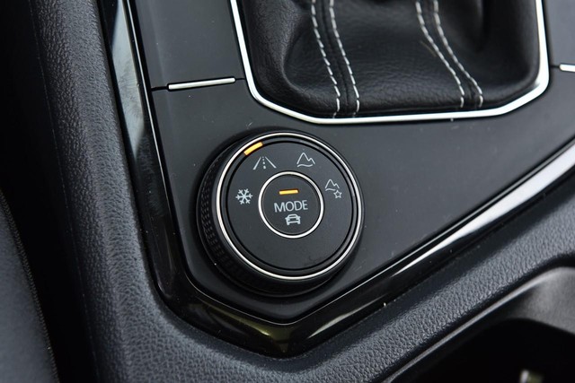 Volkswagen Taos Vehicle Image 18