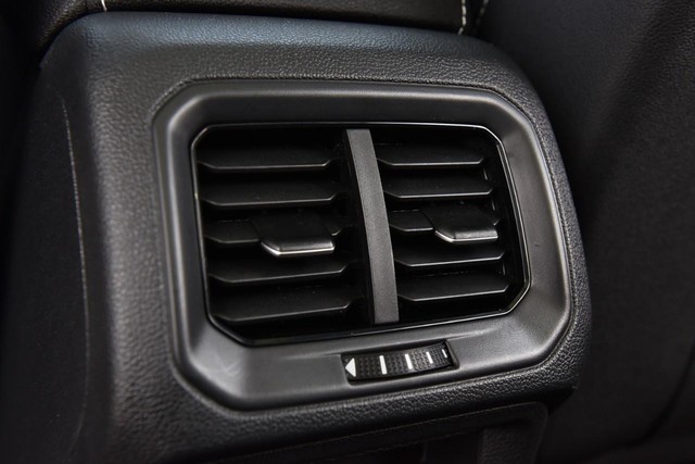 Volkswagen Taos Vehicle Image 24