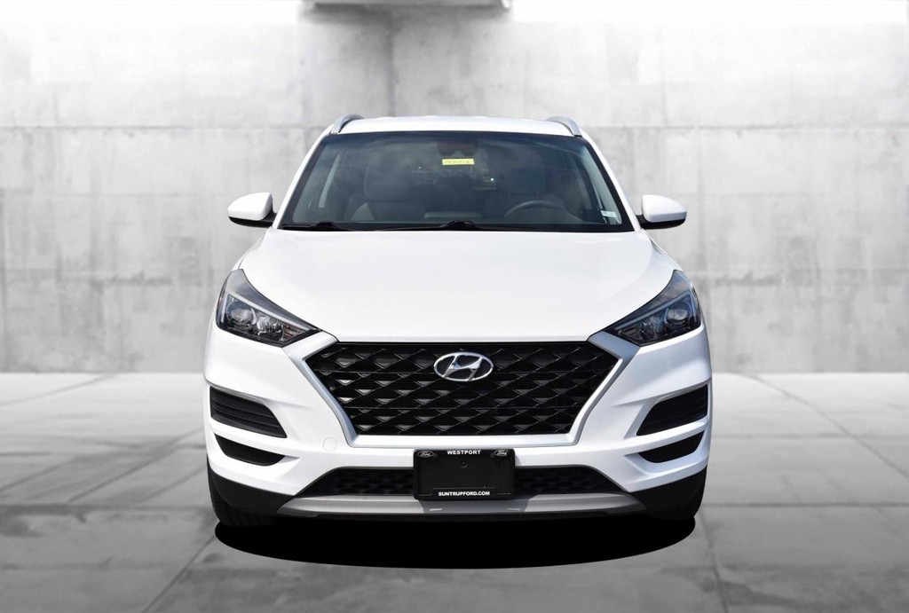 Hyundai Tucson Vehicle Full-screen Gallery Image 04