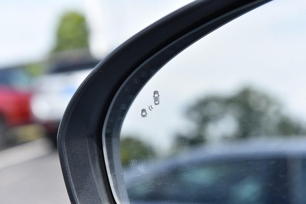 Hyundai Tucson Vehicle Full-screen Gallery Image 09