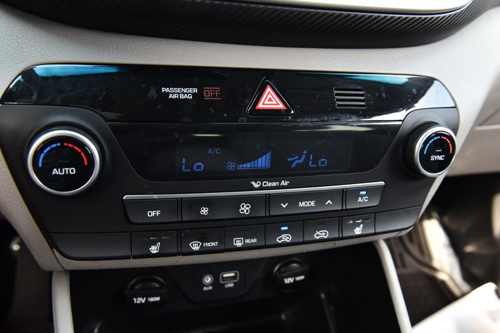 Hyundai Tucson Vehicle Full-screen Gallery Image 14