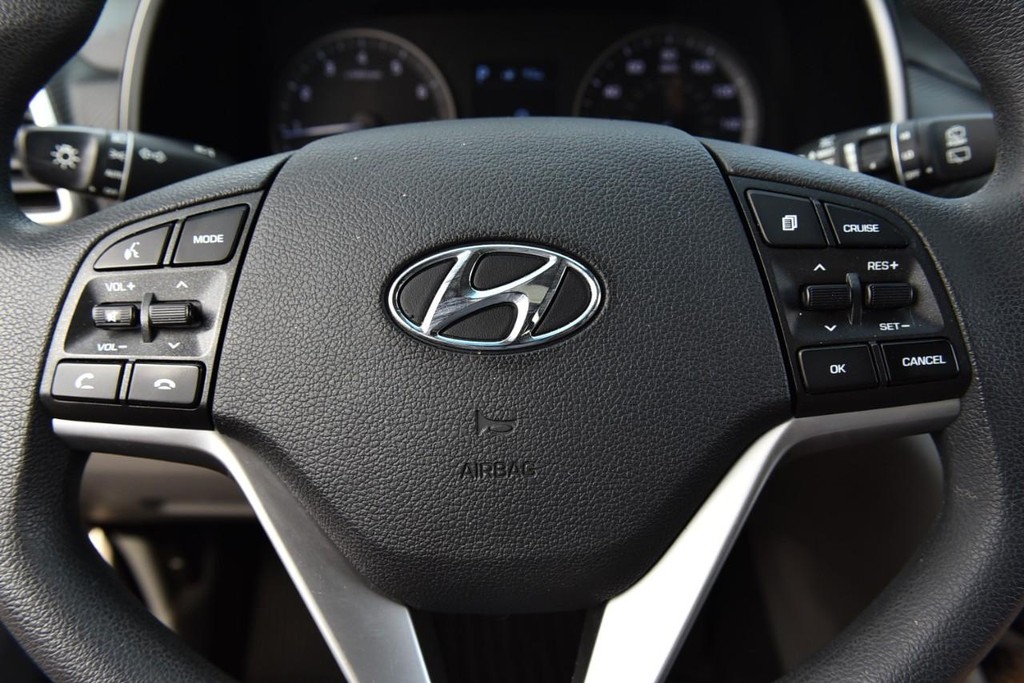 Hyundai Tucson Vehicle Full-screen Gallery Image 18