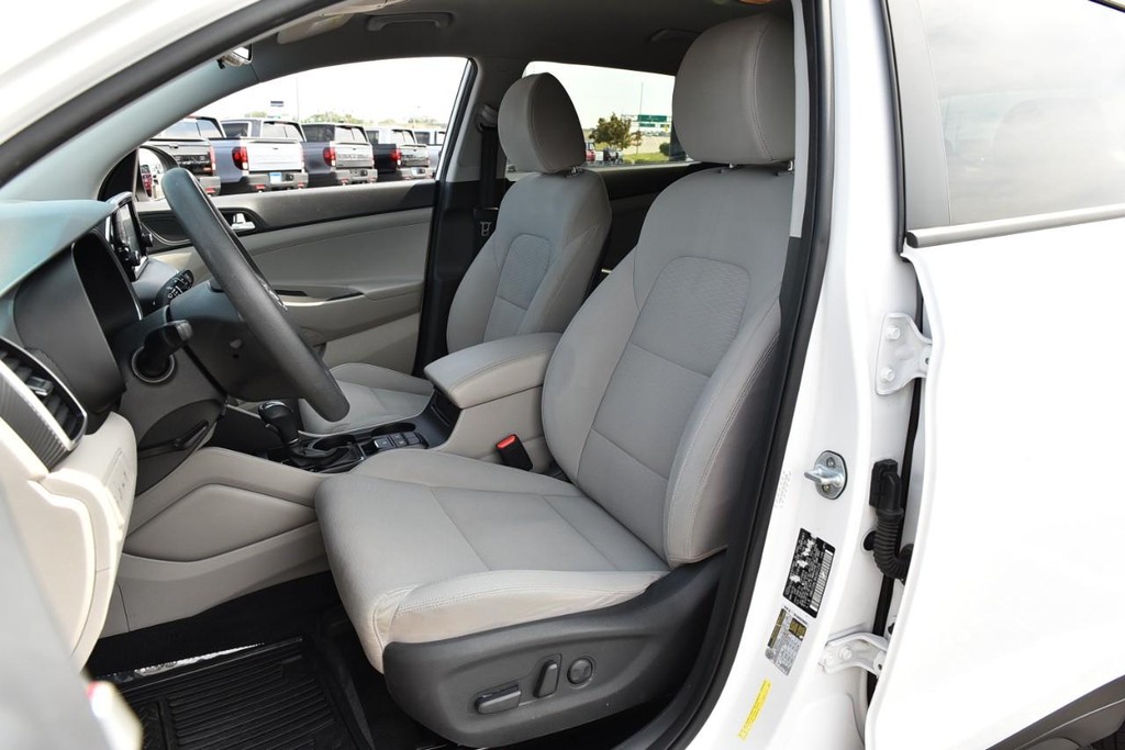 Hyundai Tucson Vehicle Full-screen Gallery Image 19