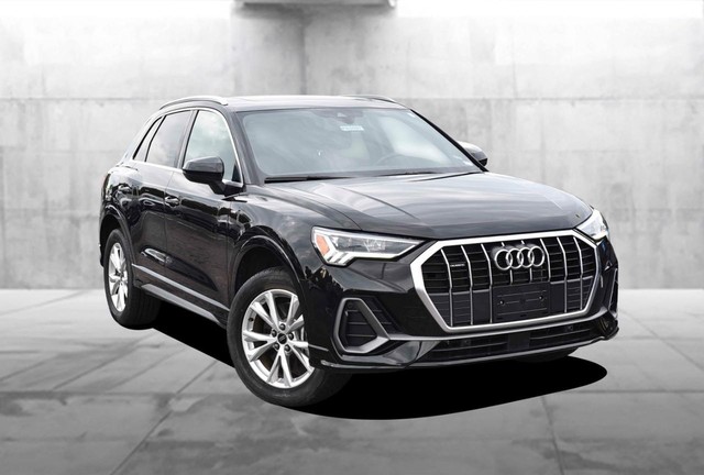 Audi Q3 Vehicle Image 02