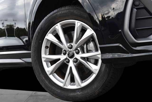 Audi Q3 Vehicle Image 03