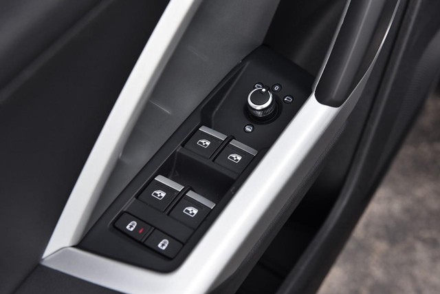 Audi Q3 Vehicle Image 08