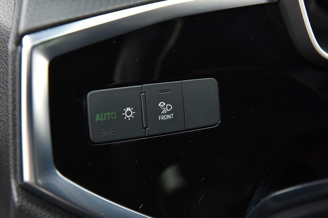 Audi Q3 Vehicle Image 11