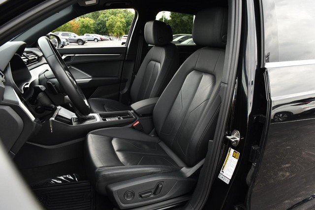 Audi Q3 Vehicle Image 18