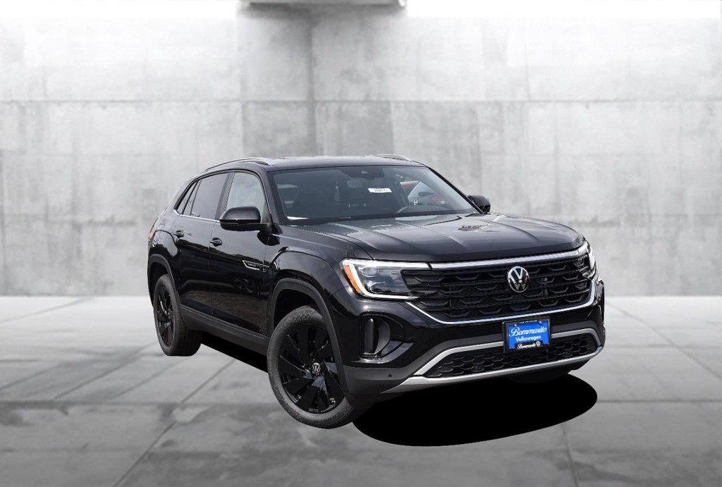 Volkswagen Atlas Cross Sport Vehicle Full-screen Gallery Image 2