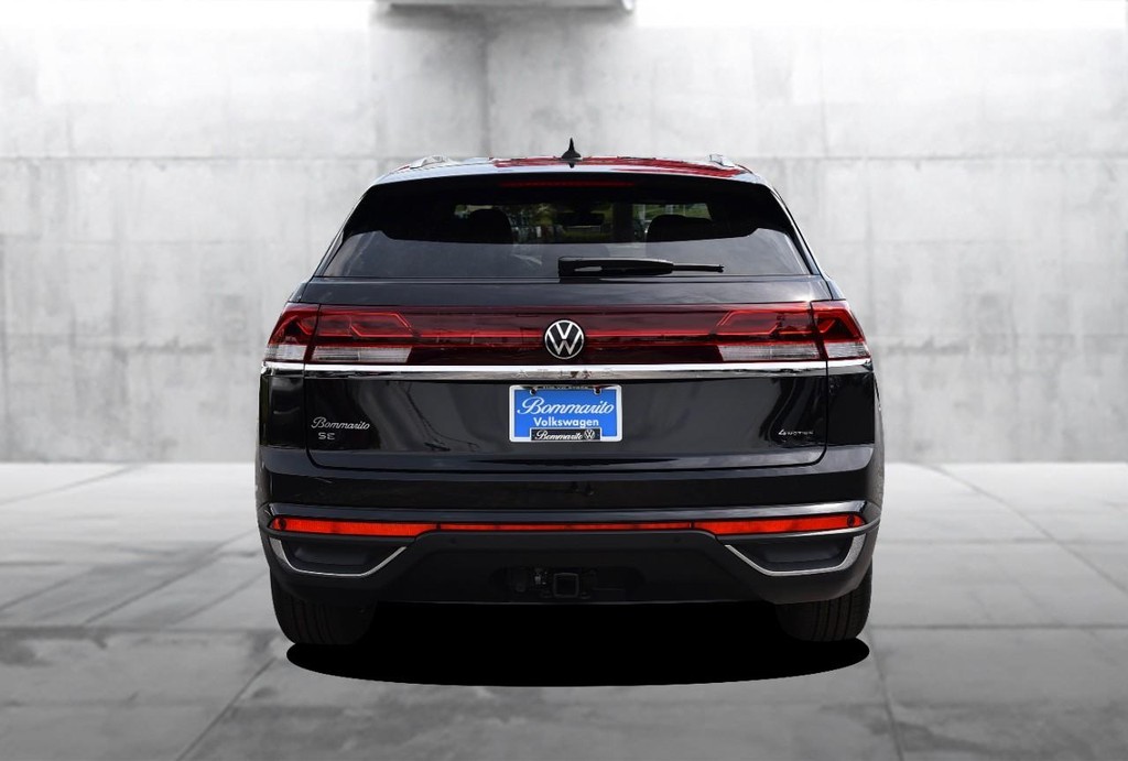 Volkswagen Atlas Cross Sport Vehicle Full-screen Gallery Image 6