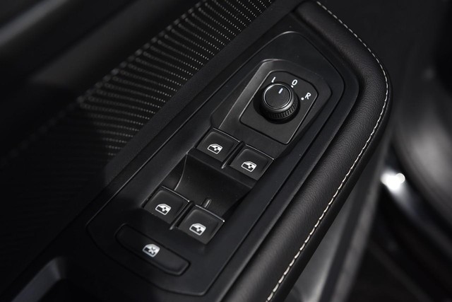 Volkswagen Atlas Cross Sport Vehicle Image 08