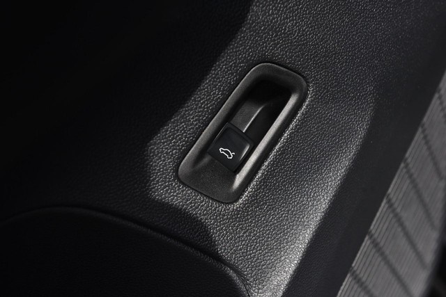 Volkswagen Atlas Cross Sport Vehicle Image 10