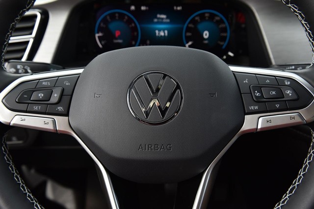 Volkswagen Atlas Cross Sport Vehicle Image 18