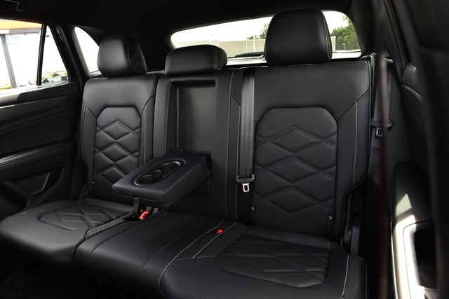 Volkswagen Atlas Cross Sport Vehicle Image 21