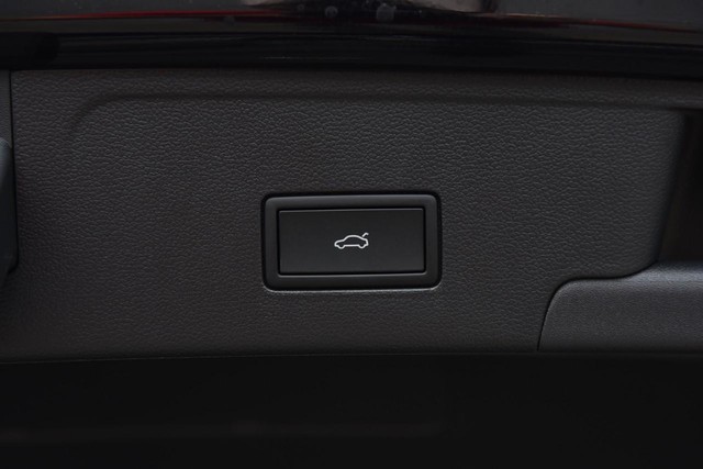 Volkswagen Atlas Cross Sport Vehicle Image 25