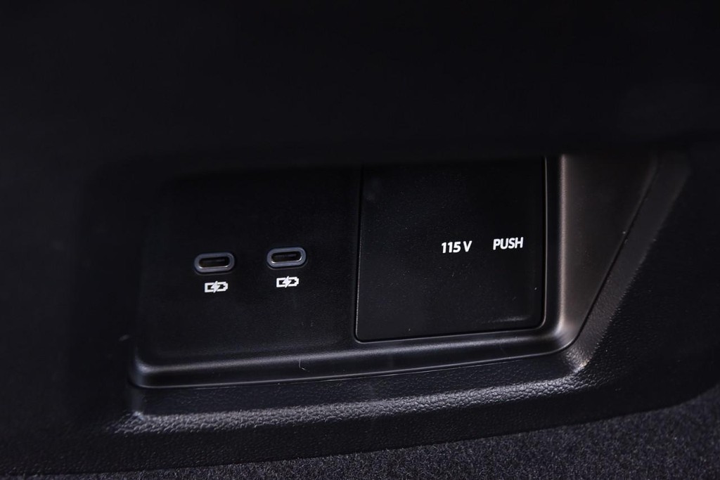 Volkswagen Atlas Cross Sport Vehicle Full-screen Gallery Image 22