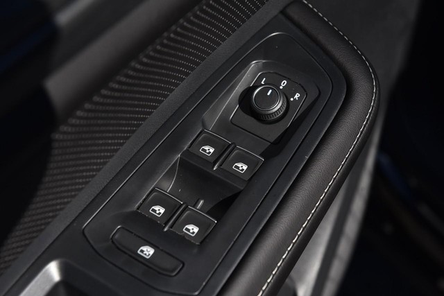 Volkswagen Atlas Cross Sport Vehicle Image 08