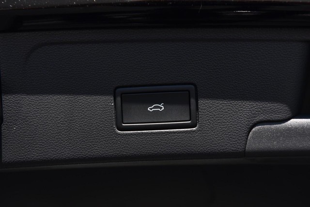 Volkswagen Atlas Cross Sport Vehicle Image 24
