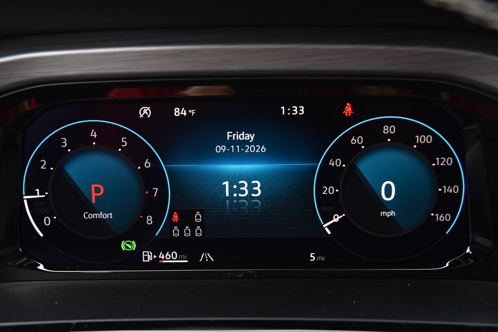 Volkswagen Atlas Cross Sport Vehicle Full-screen Gallery Image 12