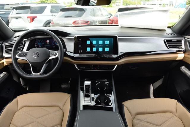 Volkswagen Atlas Cross Sport Vehicle Image 07