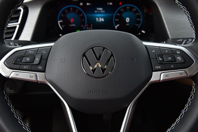 Volkswagen Atlas Cross Sport Vehicle Image 18