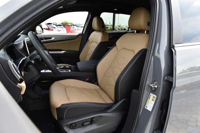 Volkswagen Atlas Cross Sport Vehicle Image 19