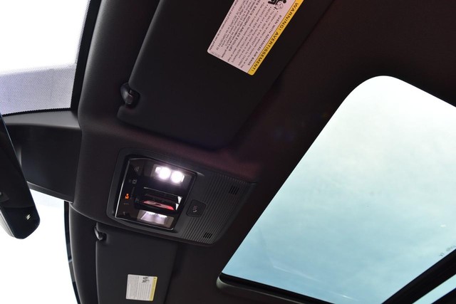 Volkswagen Atlas Cross Sport Vehicle Image 21