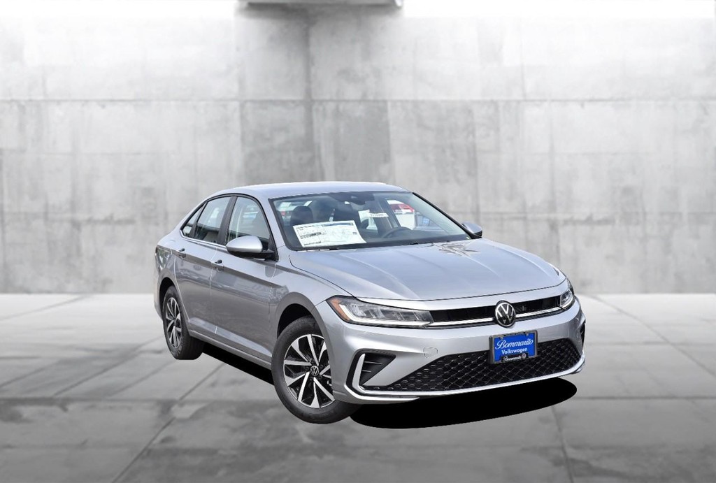 Volkswagen Jetta Vehicle Full-screen Gallery Image 2
