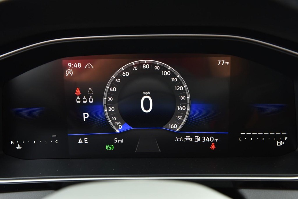 Volkswagen Jetta Vehicle Full-screen Gallery Image 12
