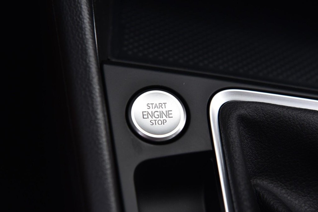 Volkswagen Jetta Vehicle Full-screen Gallery Image 17