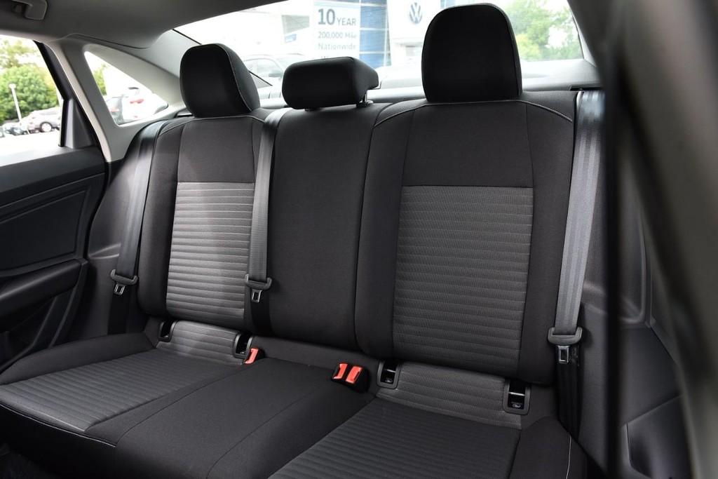 Volkswagen Jetta Vehicle Full-screen Gallery Image 21