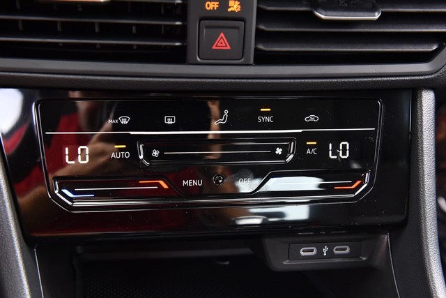 Volkswagen Jetta Vehicle Image 15