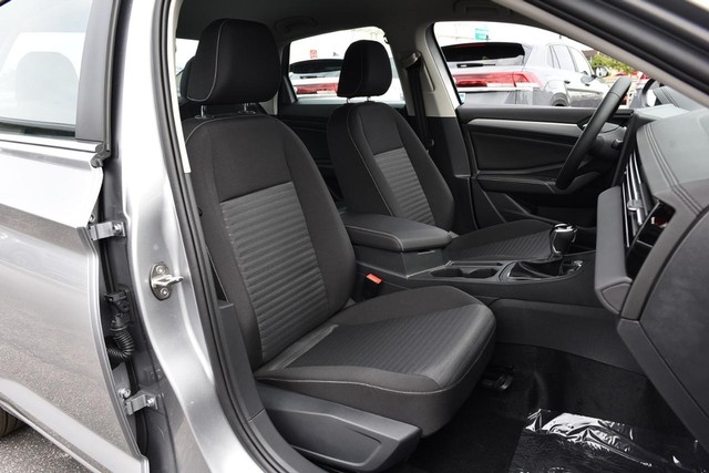 Volkswagen Jetta Vehicle Image 20