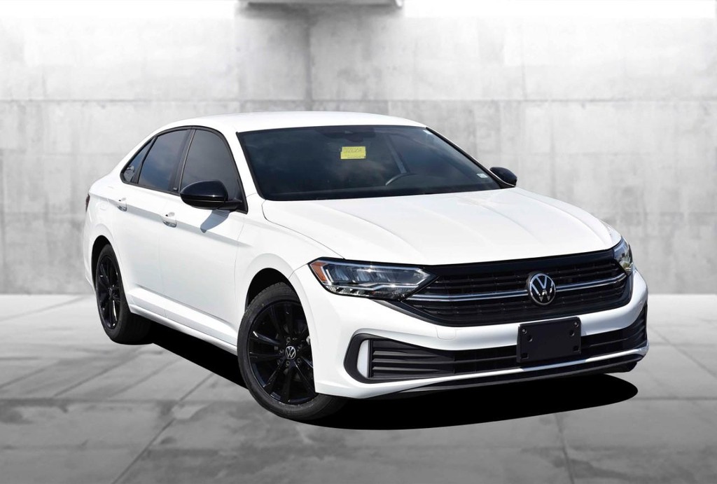 Volkswagen Jetta Vehicle Full-screen Gallery Image 2