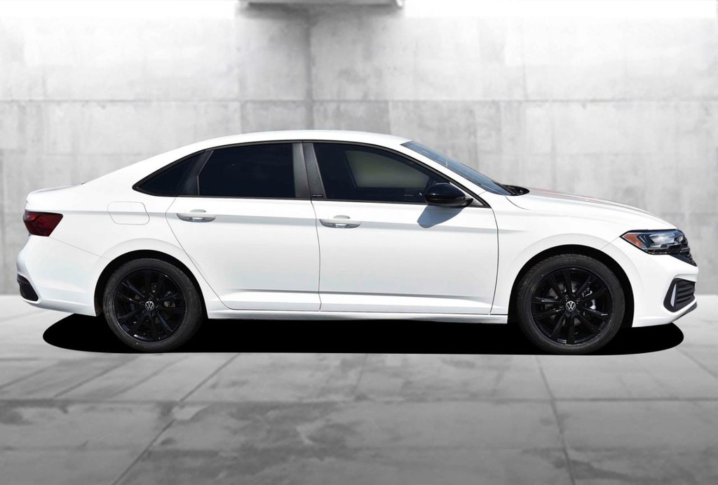 Volkswagen Jetta Vehicle Full-screen Gallery Image 5