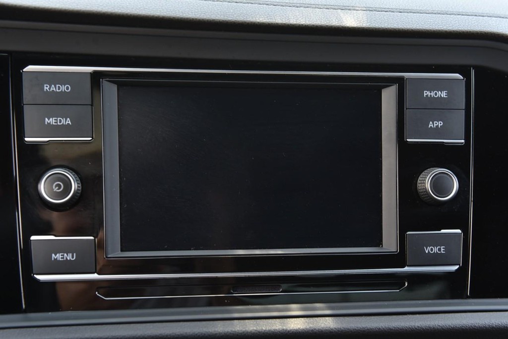 Volkswagen Jetta Vehicle Full-screen Gallery Image 12